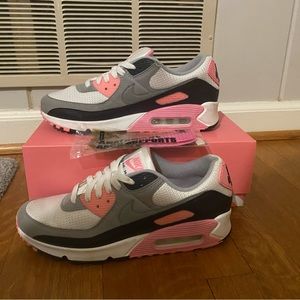 NIKE AIR MAX 90- BARELY WORN